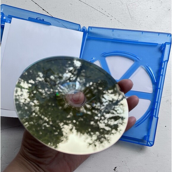 DC Universe Batman and Harley Quinn Blu-ray DVD Digital - Picture 6 of 7